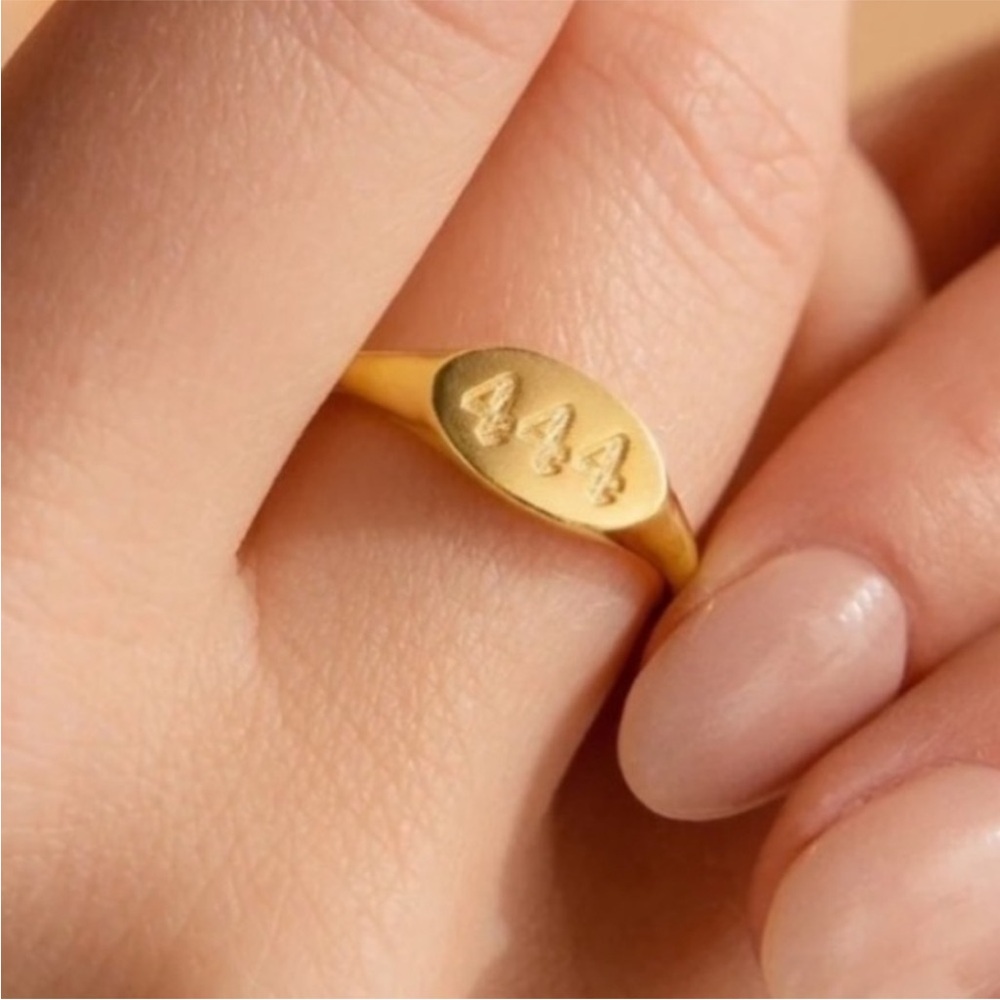 NWT PAIGE HARPER Old English Signet Angel Number 444 Ring